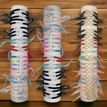 Lot de 3 présentoirs de 24 (0,75€ pièce) : Bon mélange de 72 bracelets corde à Strass - Modèles règlables