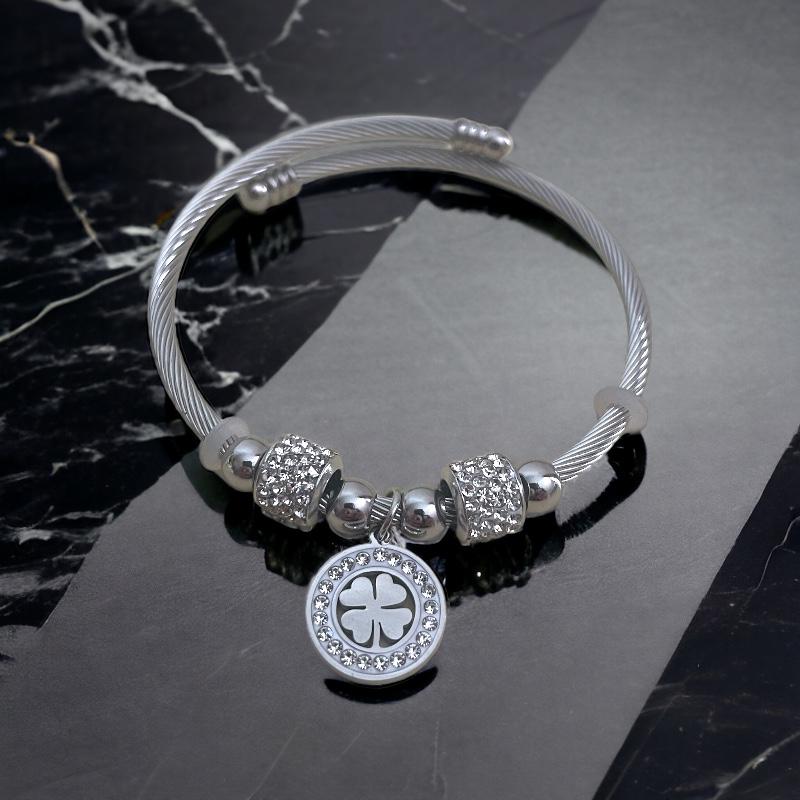 lot de bracelet à strass 1 Lot de 5 (2,20€ pièce) : Bracelets Torsadés avec breloque en Acier Inoxydable – Image 3