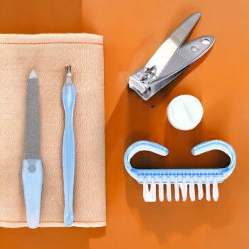 Lot de 12 ensembles de 4 pièces de manucure (soit 1,03€ unité)