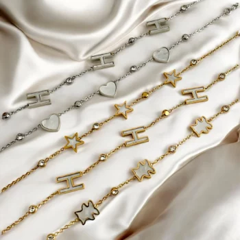 Lot de 12 (1,95€ Pièce) : Bracelet doré et argenté Motifs Lettres/Coeurs/Etoiles - Acier Inoxydable – Image 3