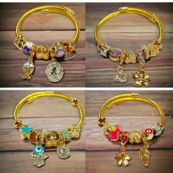 Lot de 12 (2,40 € unité) : Bracelets torsadés dorés aux couleurs & breloques mélangées – Image 2