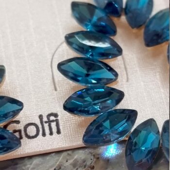 Présentoir de 20 Paires (2,50€ la paire) : Grandes Boucles d'Oreilles en strass coloré – Image 4