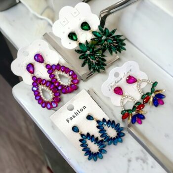 Présentoir de 30 Paires (2,30€ la paire) : Grandes Boucles d'Oreilles en strass coloré