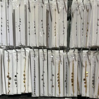 Lot de 20 (2,10€ pièce) : Mélange de bracelets dorés et argentés en acier inoxydable – Image 5