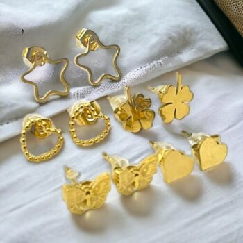 Lot mélangé de 30 (1,50€ la paire) : Paire de Petites Boucles d'Oreilles dorées en Acier Inoxydable