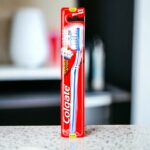 Lot de 12 (Soit 1€ pièce) : Brosse à dents double action - Colgate