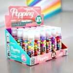Présentoir de 24 (0,93€ pièce) : Huile à lèvres douce "Gloss Popping"
