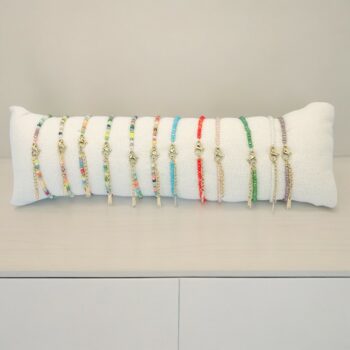 Coussin présentoir de 12 (1,50€ unité) Bracelets avec Perles et Bijoux en Acier Inoxydable - Fermoir Réglable – Image 3