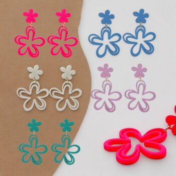 Lot de 10 paires (soit 1,80€ la paire) : Boucles d'oreilles Motifs fleurs couleurs mélangées