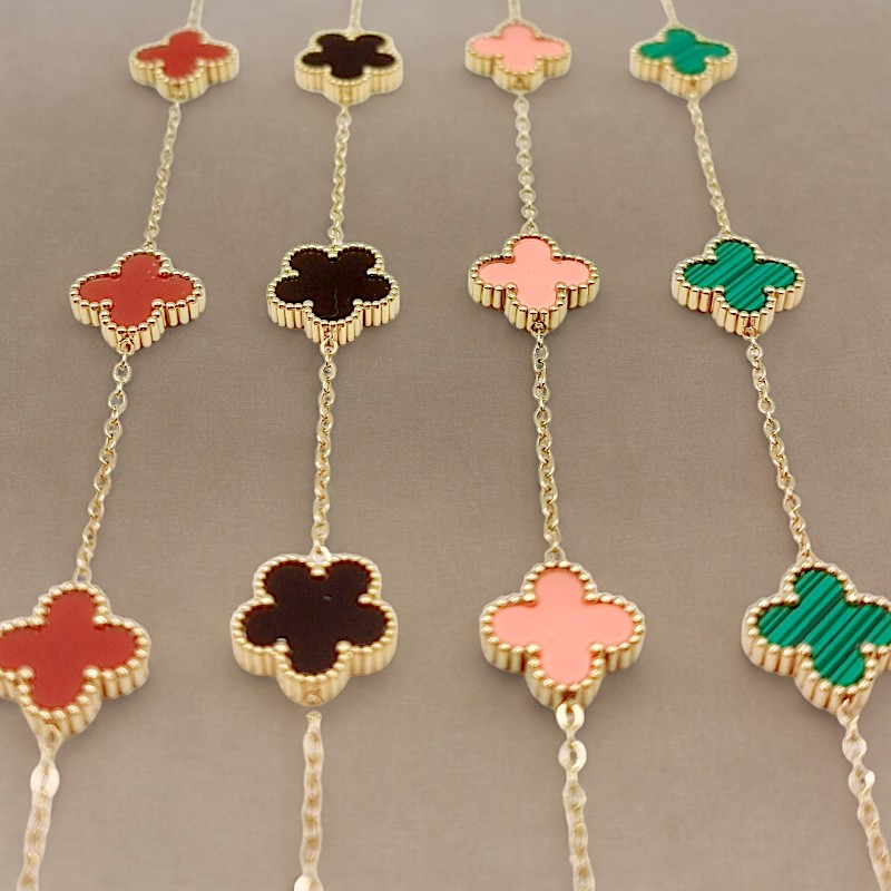 grossiste bracelet femme 5 Lot de 12 (1,90€ unité) : Bracelet Doré Avec Pendentif - Acier Inoxydable - Mélange de Couleurs – Image 3