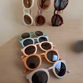 Lot de 60 (1,50€ pièce) : Lunettes de Soleil Enfant - Bon mélange Différent – Image 4