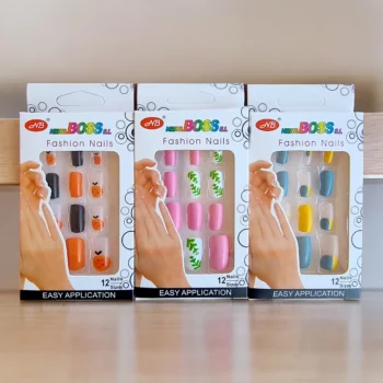 Lot de 12 paquets (Soit 0,95€ le paquet) de 12 Faux-Ongles carrés longs Auto-adhésifs