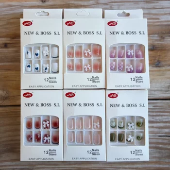 Lot de 12 paquets (Soit 1,30€ le paquet) de 12 Faux-Ongles carrés Auto-adhésifs NOEUD DECO