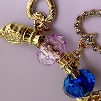 Mélange de 12 (0,90€ unité) : Bracelet Coeur à Strass Doré, Grosses Perles – Image 2