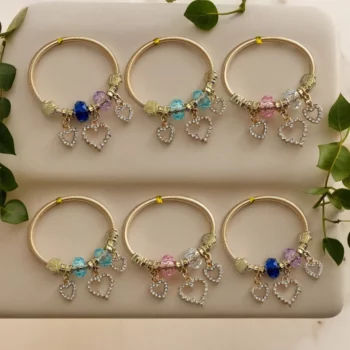 Mélange de 24 (0,80€ unité) : Bracelet Coeur à Strass Doré, Grosses Perles