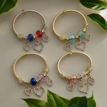 Mélange de 12 (0,90€ unité) : Bracelet Coeur à Strass Doré, Grosses Perles