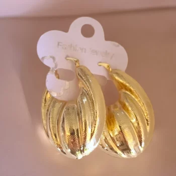 Lot de 20 paires (soit 1,80€ la paire) : Boucle d'oreille dorée Ultra légère – Image 5