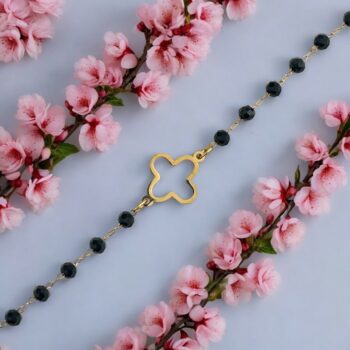 Lot de 24 (1,60€ unité) : Bracelet Doré Avec Perles & Breloques Trèfle – Acier Inoxydable – Image 4