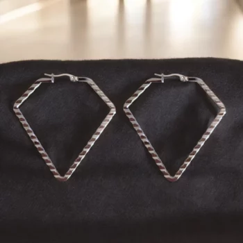 Lot de 30 paires (soit 0,75€ la paire) : Boucle d'oreille Argentée Différentes Tailles et Modèles – Image 5