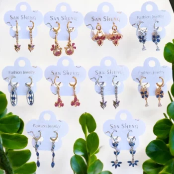 Lot de 10 paires (soit 1,60€ la paire) : Boucle d'oreille pendante Dorée & Argentée Différentes Tailles et Modèles