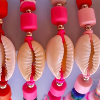 Lot de 24 (0,55€ unité) : Bracelet COQUILLAGE Avec Perles Colorées – Mélange de Couleurs – Image 3