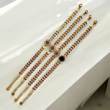 Lot de 5 (2,20€ unité) : Bracelet Doré Avec Bijou Cercle à Motif – Acier Inoxydable