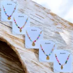 Lot de 5 (2,30€ l'unité) : Collier Perles colorées & Pendentif Doré en Acier Inoxydable