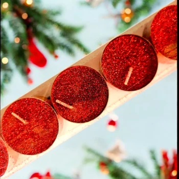 Paquet de 9 Bougies plates rouges avec paillettes de Noël – Image 2