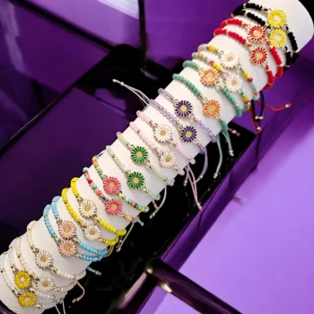 Présentoir de 24 (soit 0,40€ unité) : Bracelets "Perles et Fleurs"