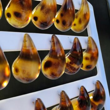 Présentoir de 12 paires (soit 0,85€ la paire) : Boucles d'oreilles En Acier Inoxydable GOUTTE AMBRE TRANSLUCIDE – Image 2
