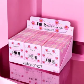 Présentoir de 6 (soit 4,50€ le coffret de 4) Gloss à Lèvres FOUR CHERRY CREAM CAKE - Kevin & Coco – Image 4