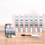 Présentoir de 24 (1,18€ unité) - Mascara Noir Crème Pour Les Cils - Easy Paris
