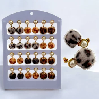 Présentoir de 12 paires (soit 0,85€ la paire) : Boucles d'Oreilles Léopard avec Perles Pompon