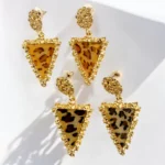 Lot de 12 paires (1,90€ la paire) : Paires de Boucles d'Oreilles Triangle Doré et Léopard