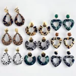 Lot de 12 paires (1,90€ la paire) : Mélange de 12 Paires de Boucles d’Oreilles en Tissu Motif Léopard