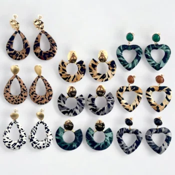 Lot de 12 paires (1,90€ la paire) : Mélange de 12 Paires de Boucles d’Oreilles en Tissu Motif Léopard