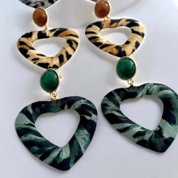 Lot de 12 paires (1,90€ la paire) : Paires de Boucles d’Oreilles Coeur en Tissu Motif Léopard – Image 2