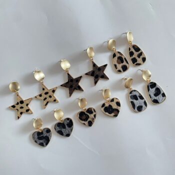 Lot de 12 paires (1,95€ la paire) : Paires de Boucles d’Oreilles effet Fourrure imprimée Léopard – Image 2