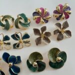 Lot de 6 paires (1,95€ la paire) : Paires de Boucles d’Oreilles Dorées & Colorées Florales