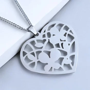 Collier à Pendentif Gros Coeur Motif Ajouré Argenté - Acier Inoxydable