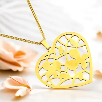 Collier à Pendentif Gros Coeur Motif Ajouré Doré - Acier Inoxydable