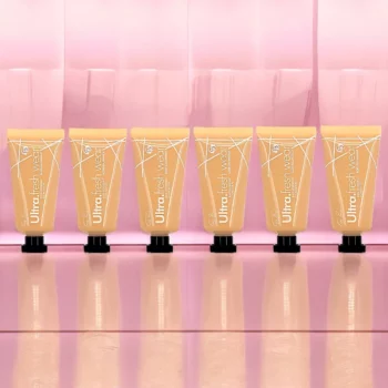Présentoir de 24 (soit 0,98€ l'unité) Fonds de Teint ULTRA FRESH WEAR 24H - Easy Paris Cosmetics