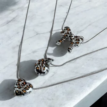 Lot de 3 (1,70€ Pièce) : Colliers Léopard Argenté – Style Sauvage et Élégant