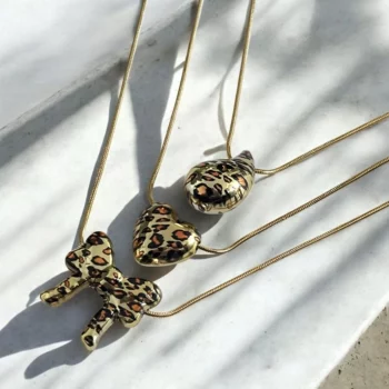 Lot de 6 (1,50€ Pièce) : Colliers Léopard Doré – Style Sauvage et Élégant