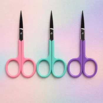 Pack de 12 (soit 1,05€ pièce) : Ciseaux colorés pour Ongles – Market Suprem