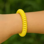 Présentoir de 24 (Soit 0,90€ le Blister) : Bracelets Anti-Moustiques Extensibles – Jaune – Durée 7-10 jours