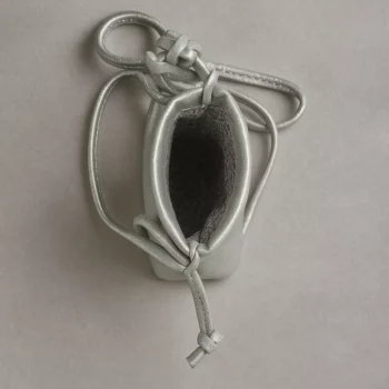 Petit Sac à Main Bandoulière avec Étoile Pailletée - Noir – Image 3