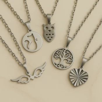 Lot de 10 Mélanges (1,50€ Pièce) : Collier Argenté avec Pendentif – Acier Inoxydable