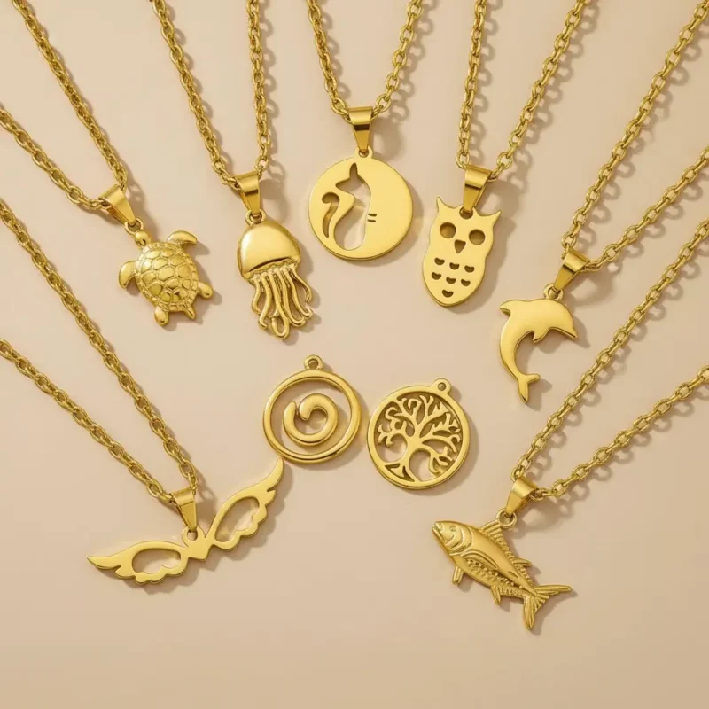 Lot de 100 (1,25€ Pièce) : Collier + Pendentif Doré avec Pendentif – Mélange de plus de 20 Modèles