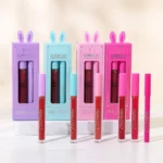 Présentoir de 10 (1,70€ le Set) : Set Gloss & Crayon pour lèvres HAPPY EASTER – Kevin & Coco